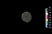 藏品(帶穿圓板)的圖片