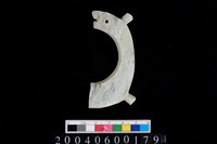 藏品(帶四突起環狀玦形玉耳飾)的圖片