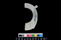 藏品(帶四突起環狀玦形玉耳飾)的圖片