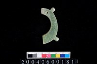 藏品(帶四突起環狀玦形玉耳飾)的圖片