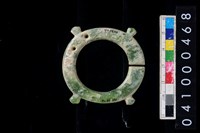 藏品(帶四突起玦型玉耳飾)的圖片