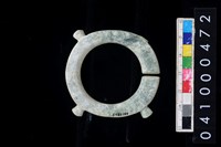 藏品(帶四突起玦型玉耳飾)的圖片