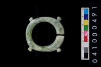 藏品(帶四突起玦型玉耳飾)的圖片