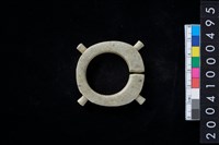 藏品(帶四突起玦型玉耳飾)的圖片