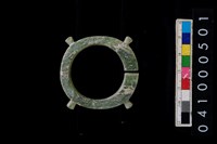 藏品(帶四突起玦型玉耳飾)的圖片