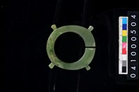 藏品(帶四突起玦型玉耳飾)的圖片