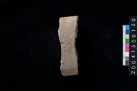 藏品(磨製石斧殘件)的圖片