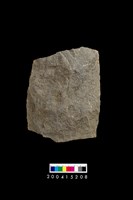 藏品(打製石斧殘件)的圖片