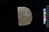 藏品(磨製石斧殘件)的圖片