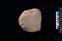 藏品(打製石斧殘件)的圖片