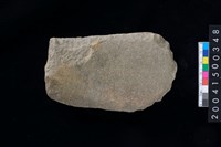 藏品(打製石斧殘件)的圖片