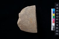 藏品(磨製石斧殘件)的圖片