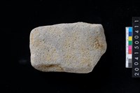 藏品(磨製石斧殘件)的圖片