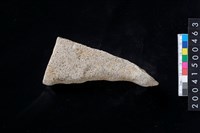 藏品(磨製石斧殘件)的圖片