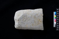 藏品(磨製石斧殘件)的圖片