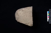 藏品(磨製石斧殘件)的圖片