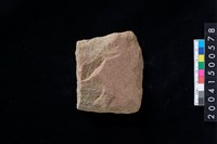 藏品(打製石斧殘件)的圖片