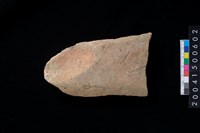 藏品(磨製石斧殘件)的圖片