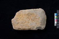 藏品(磨製石斧殘件)的圖片