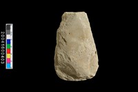 藏品(磨製石斧殘件)的圖片