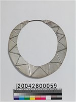 藏品(銀製胸飾)的圖片