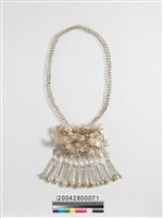 藏品(銀製壓領胸飾)的圖片