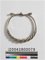 藏品(銀製項圈)的圖片