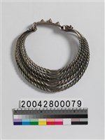 藏品(銀製項圈)的圖片