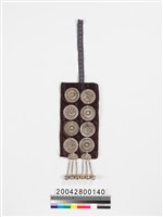 藏品(臀後銀片垂飾)的圖片