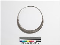 藏品(女子銀製項圈)的圖片