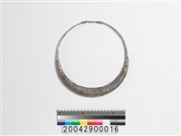 藏品(女子銀製項圈)的圖片