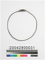 藏品(女子銀製項圈)的圖片