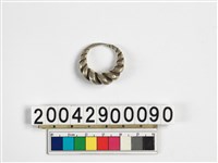 藏品(女子胸兜銀製吊墜)的圖片