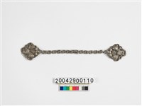 藏品(女子銀製胸飾)的圖片