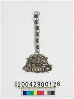 藏品(銀製胸飾)的圖片