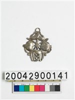 藏品(銀製胸飾)的圖片