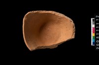 藏品(帶流口陶杯)的圖片