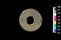 藏品(帶啄孔板岩石核)的圖片