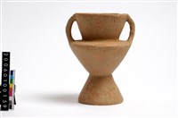 藏品(雙豎把折腹圈足陪葬陶罐)的圖片