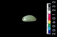 藏品(帶穿玉墜飾)的圖片