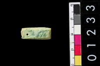 藏品(帶穿玉墜飾)的圖片