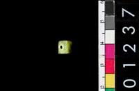 藏品(帶穿玉墜飾)的圖片