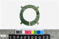 藏品(帶四突起環狀玦形玉耳飾)的圖片