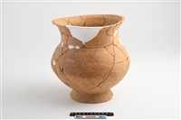 藏品(廣口鼓腹圈足紋飾罐)的圖片