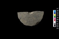 藏品(石環製作材料-中央帶啄痕打製圓板)的圖片