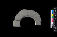 藏品(石環製作材料-旋截圓環粗胚殘件)的圖片