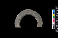 藏品(石環製作材料-旋截圓環粗胚殘件)的圖片