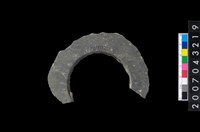 藏品(石環製作材料-旋截圓環粗胚殘件)的圖片