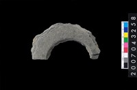 藏品(石環製作材料－旋截圓環粗胚殘件)的圖片