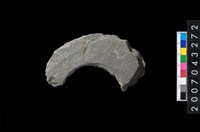 藏品(石環製作材料-旋截圓環粗胚殘件)的圖片